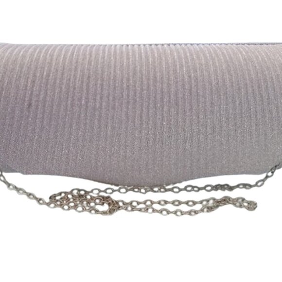 𝅺CLUTCH Sparkling Envelope Silver Textured Handbag Shoulder Chain NIB - Picture 3 of 14